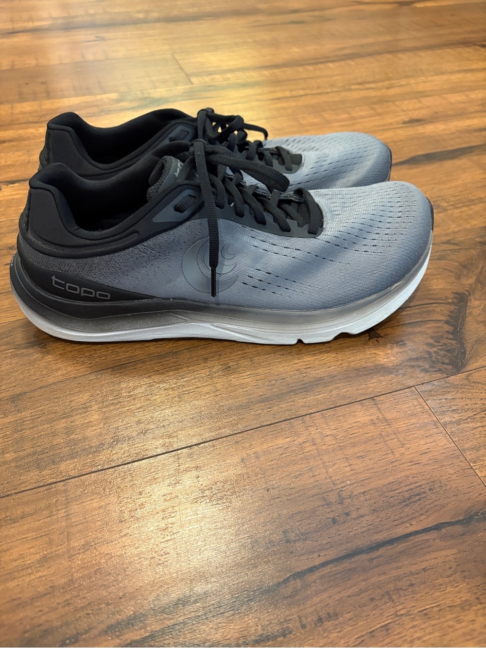 Topo Athletic Magnifly 5 Charcoal Black Women's Running Shoes Size 11 Zero Drop